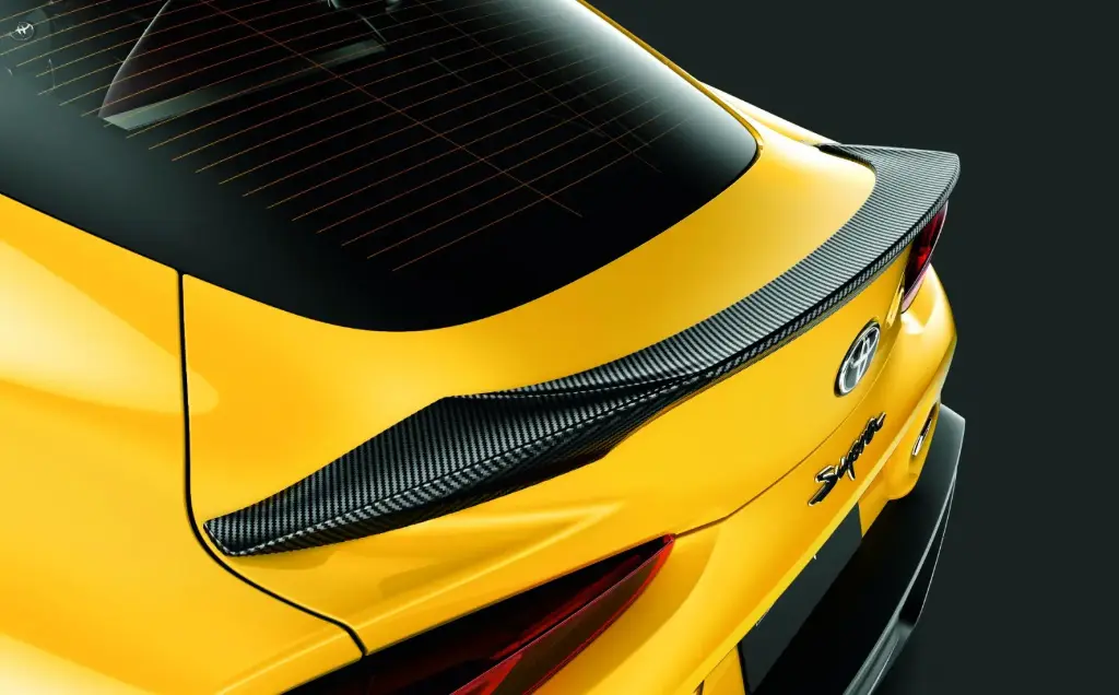 GR TRUNK SPOILER 