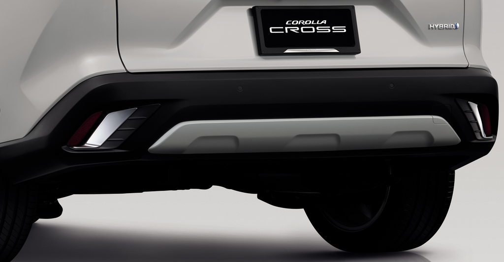 Rear Bumper Garnish, Silver