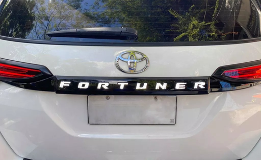LED Trunk Lid Garnish